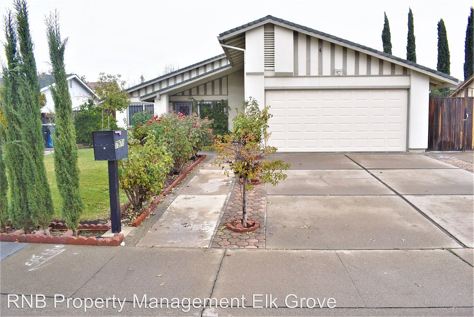 7971 Deer Creek Dr photo 1