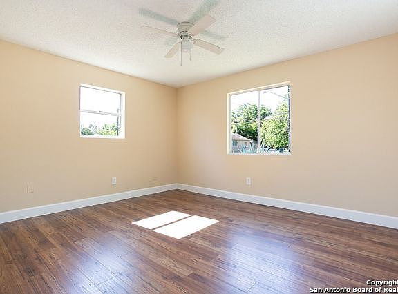 3rd image of 1350 Keats St