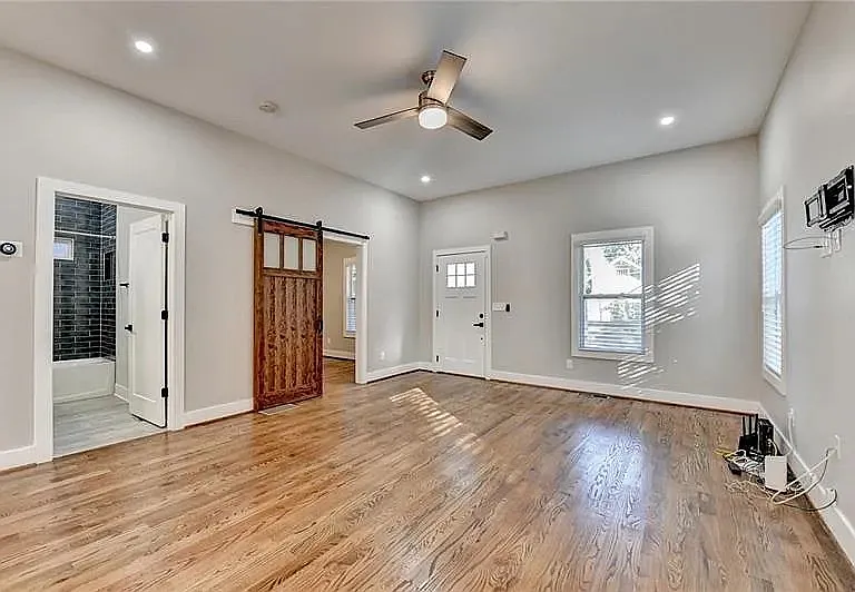 978 Palmetto Ave SW — Photo 4