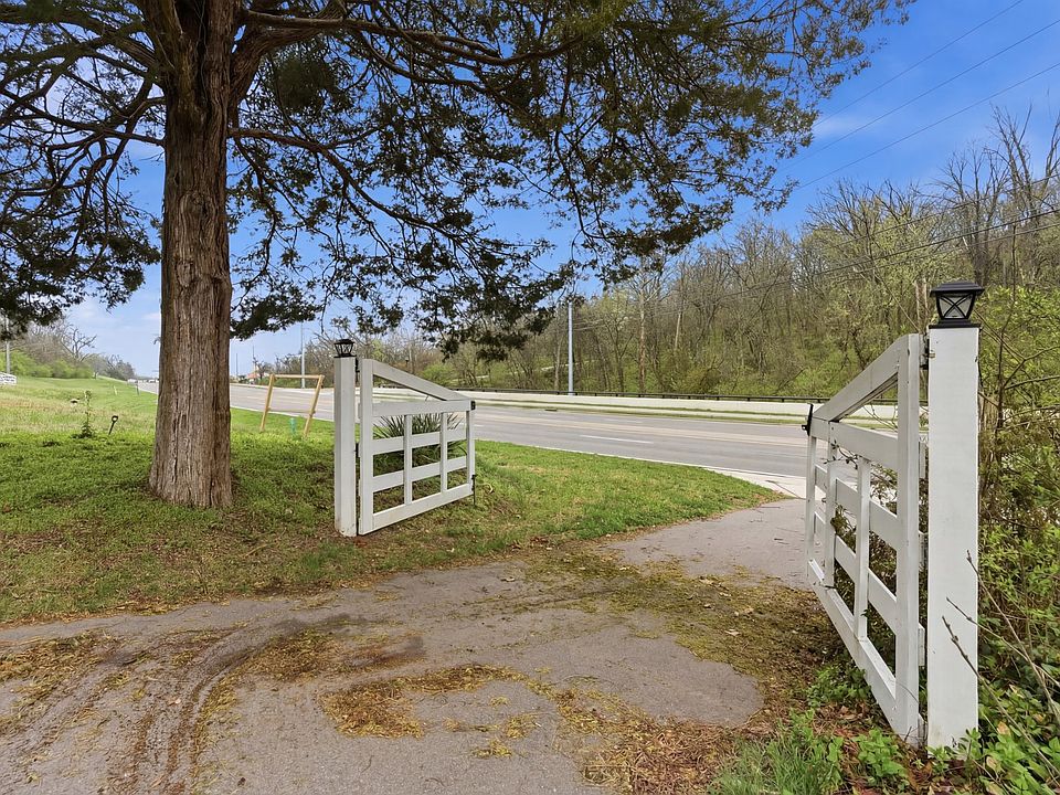 1st image of 1447 Franklin Rd