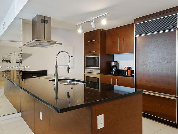 5th image of 495 Brickell Ave APT 3903