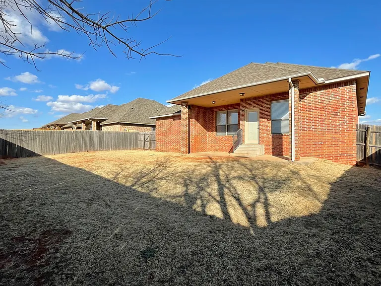 17605 Pond Walk Ct — Photo 17