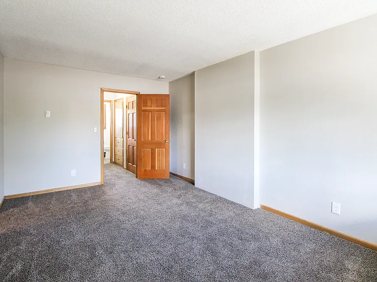 804 14th St NE #8 — Photo 12
