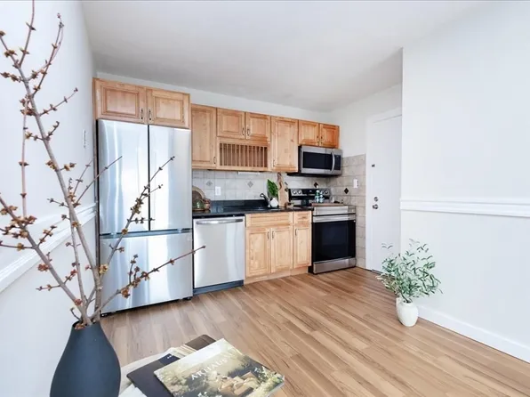 56 Franklin Ave APT 12, Chelsea, MA 02150