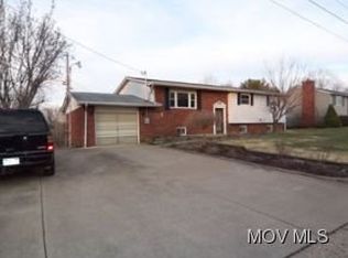 13 Oak Acres Cir, Washington, WV 26181
