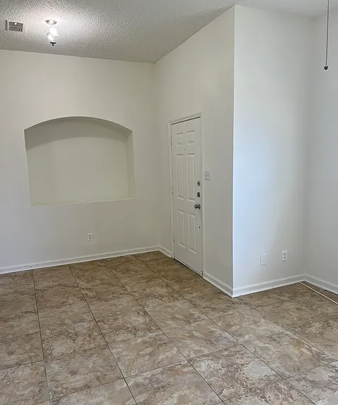 7409 Marsland Ln — Photo 2