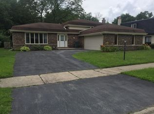 941 E 194th St, Glenwood, IL 60425
