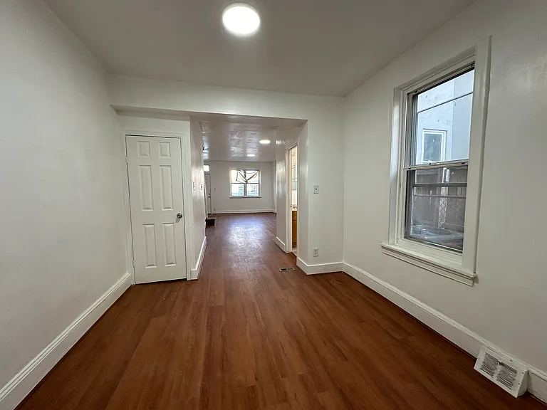 2240 Snyder Ave — Photo 4