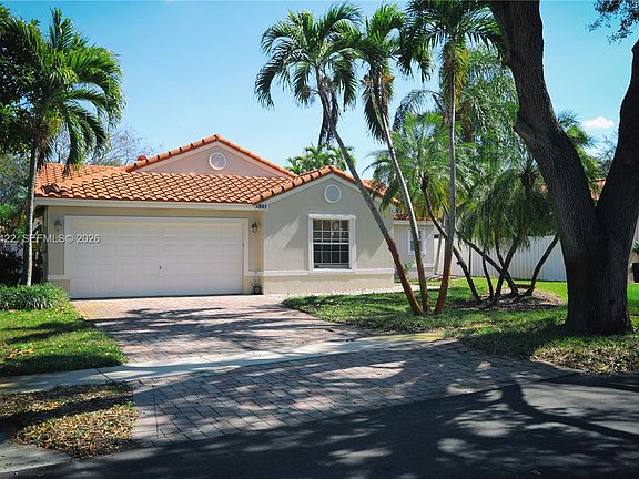 3rd image of 1941 SW 126th Ave