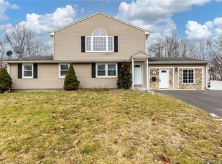 4 Steele Rd, Enfield, CT 06082