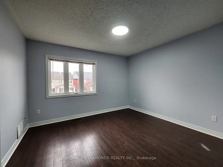 22 Colonel Lyall St — Photo 14
