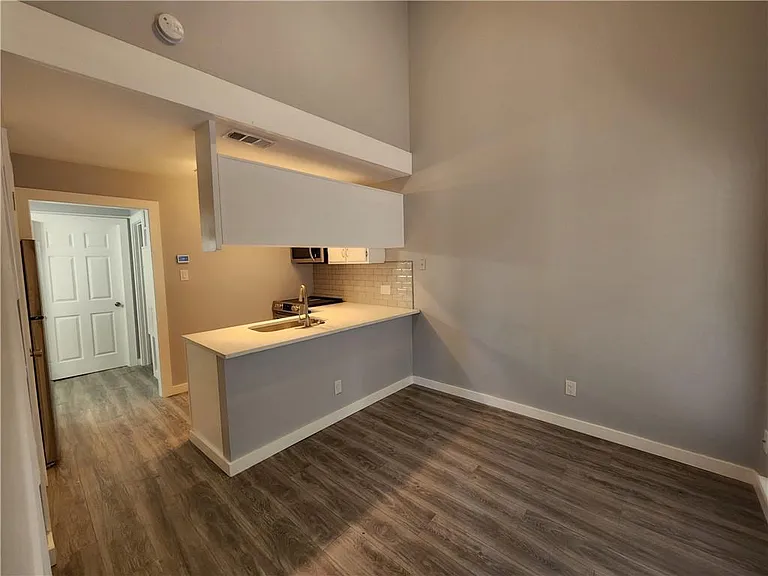 2815 Rio Grande St #215 — Photo 2