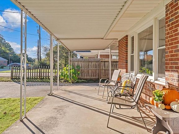 2nd image of 167 Villa Rd