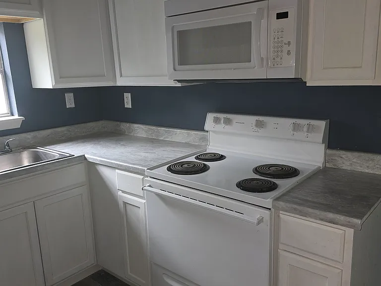577 Main St — Photo 12
