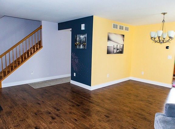 4th image of 20827 W Aspen Ct