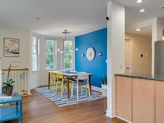 4th image of 4040 Washington St APT 1