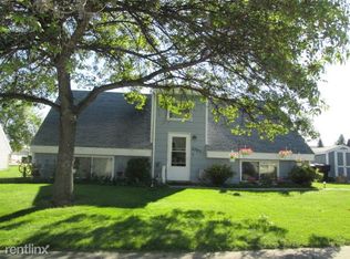 2705 1/2 S 18th St, Grand Forks, ND 58201