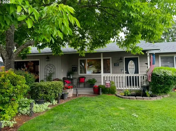238 S P St, Cottage Grove, OR 97424