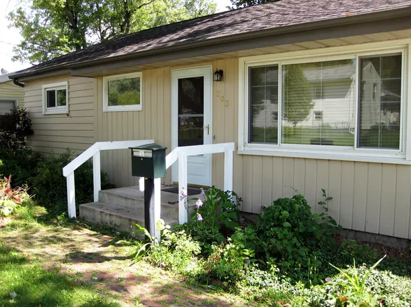 203 Gregory St, Normal, IL 61761