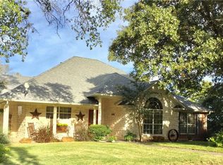 118 Briarwood Trl, Nocona, TX 76255