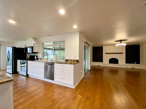 2nd image of 7409 Englewood Ave