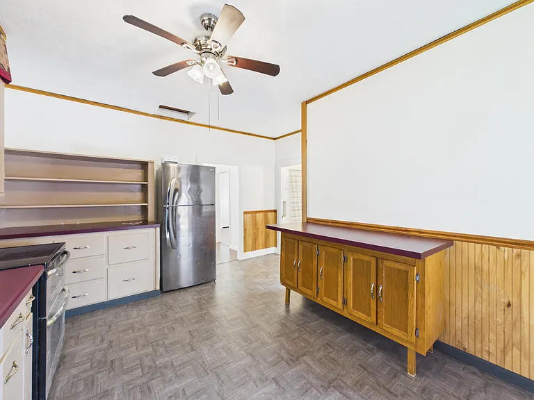 305 S Chelsea St — Photo 9