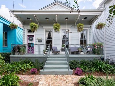 819 Bellecastle St, New Orleans, LA, 70115