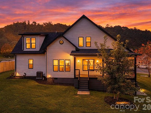 3rd image of 38 Red Laurel Ct