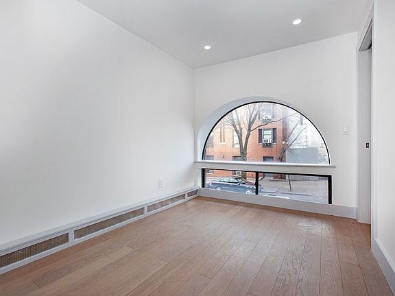 4th image of 286 5th Ave #E1