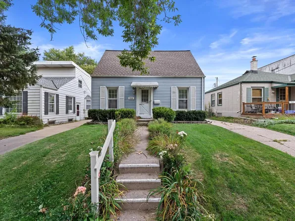 2580 South 77th STREET, West Allis, WI 53219