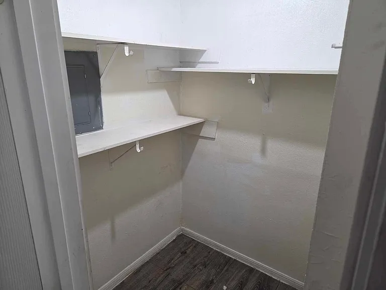 1017 14th St #8 — Photo 11
