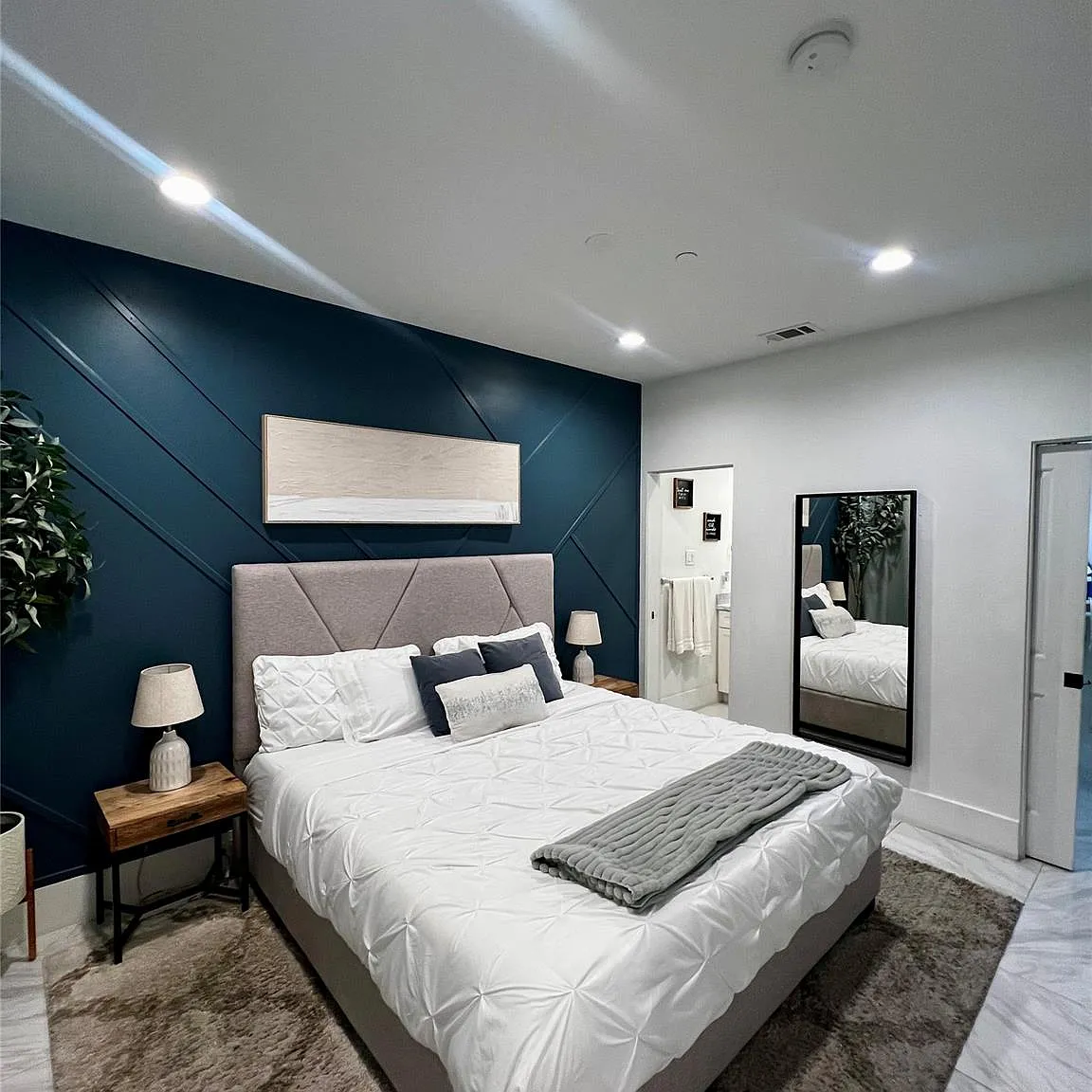 4 bed, 3.5 bath, 3035 sqft, $6,000 — Photo 3