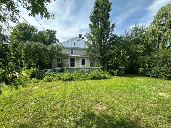 13 River Road, Dixfield, ME 04224