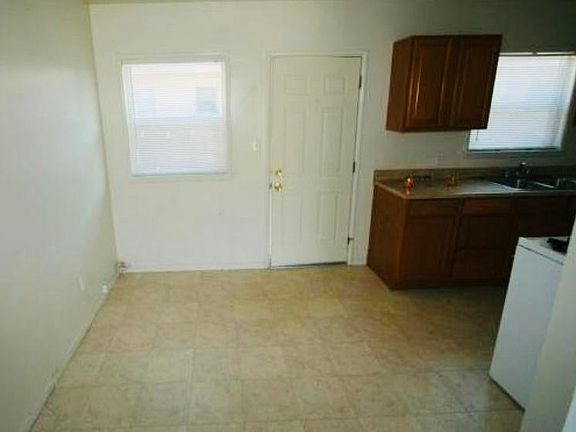 5th image of 9157 Olive St APT 2
