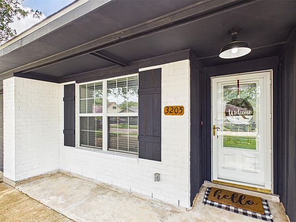 2nd image of 3205 Village Ln