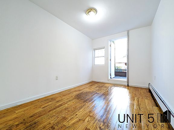 5th image of 901 Willoughby Ave APT 1r