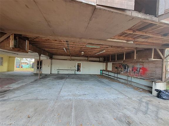 5th image of 286 W Marshall St
