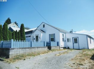757 E 10th St, Coquille, OR 97423
