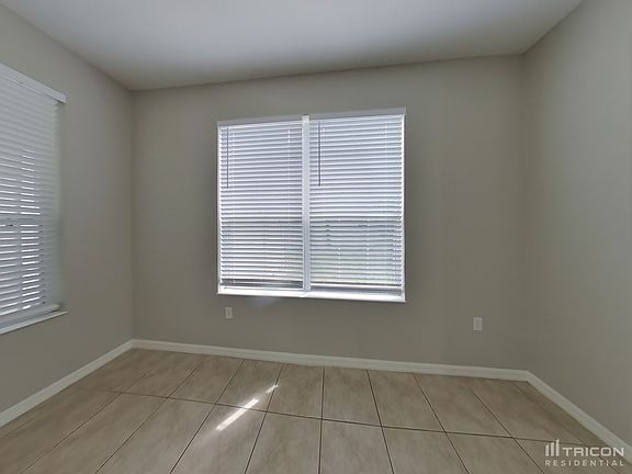 4th image of 3173 Oak Brook Ln