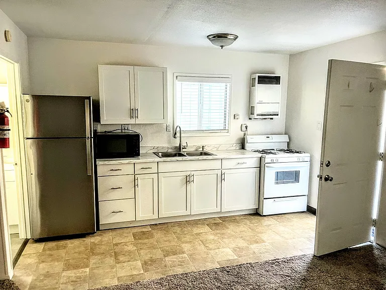 2095 Albury Ave — Photo 8