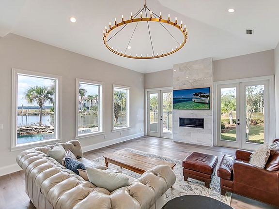 5th image of 608 Ibis Cove Pl