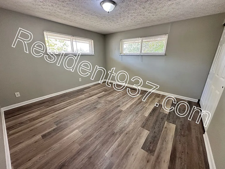 2295 Milesburn Dr — Photo 12