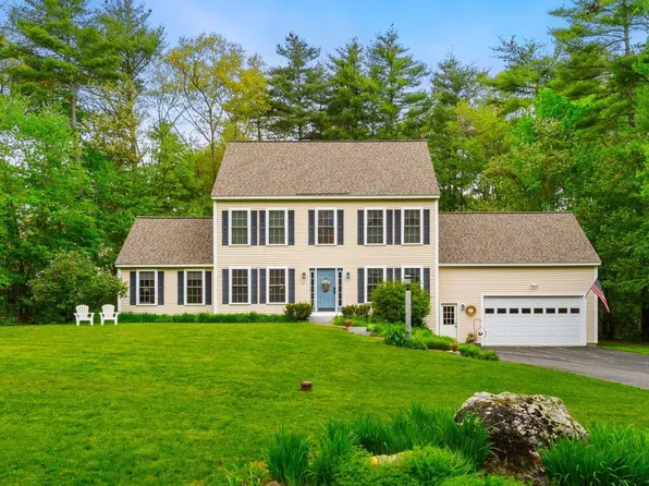 16 Cricket Hill Drive, Amherst, NH 03031