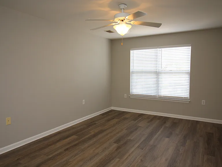 7100 W Friendly Ave #111 — Photo 14