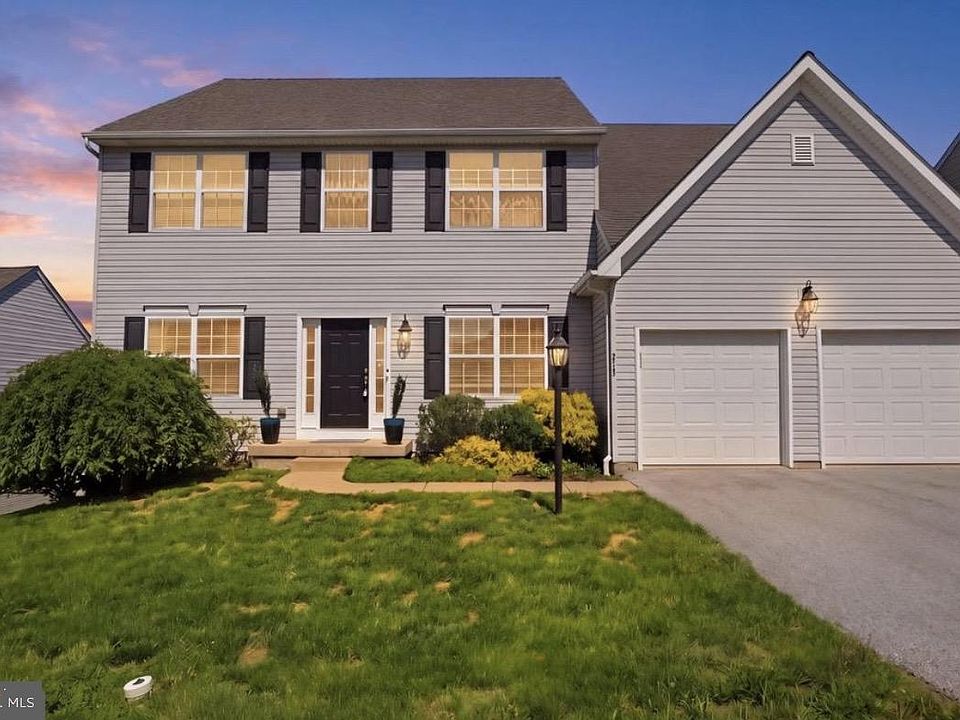 1st image of 215 Azalea Dr