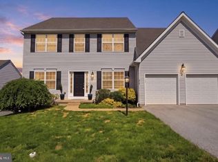215 Azalea Dr, Windsor, PA 17366