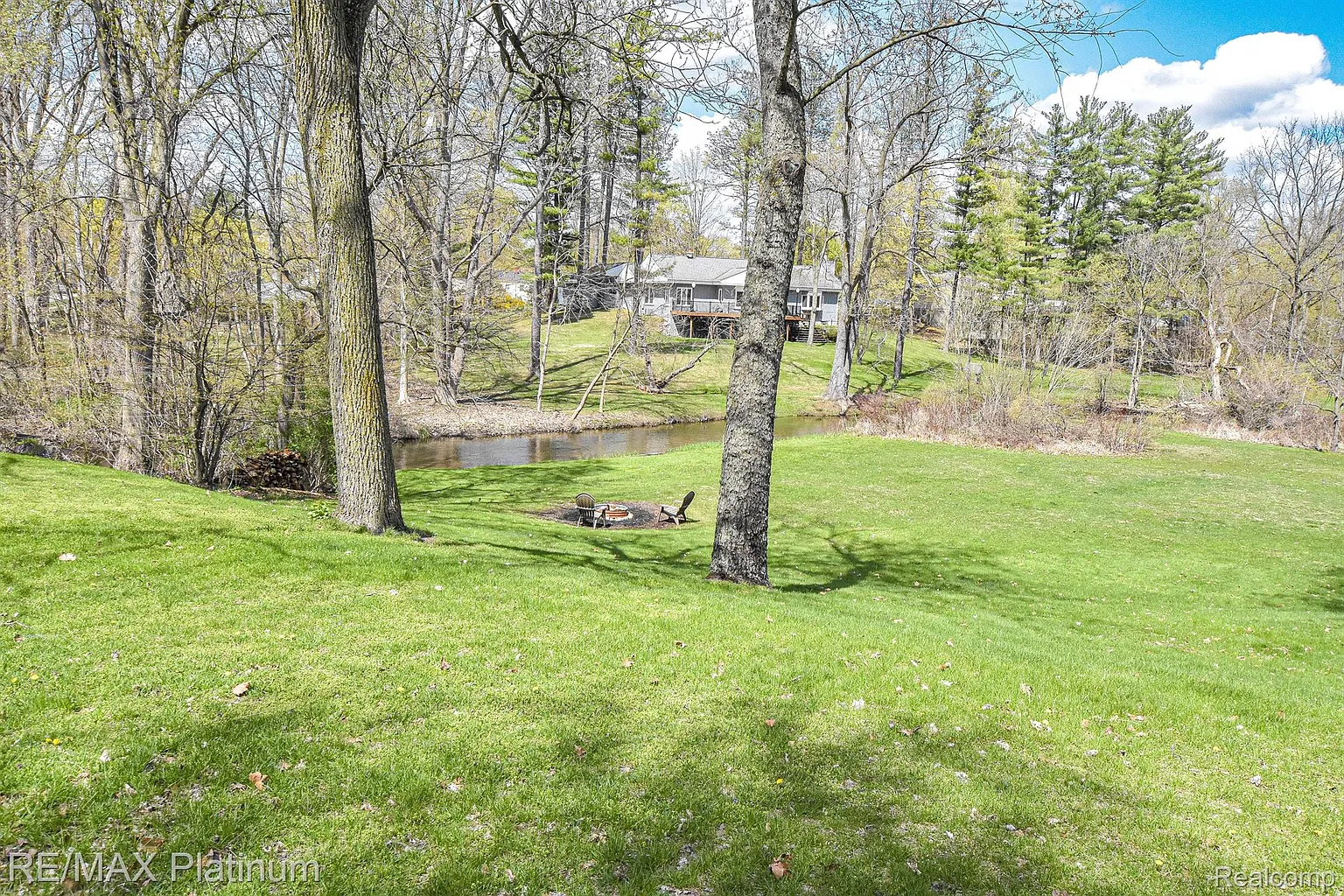 730 Brighton Lake Rd photo 1