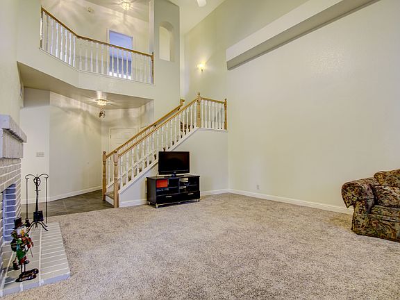 5th image of 405 Harlow Ct