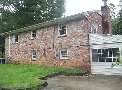 2nd image of 3201 Franklin Ave
