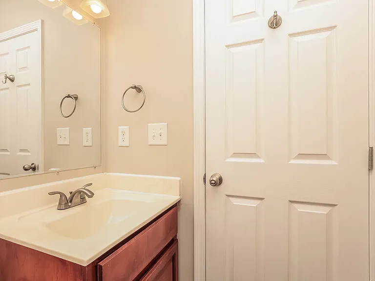 4028 Kristen St — Photo 16